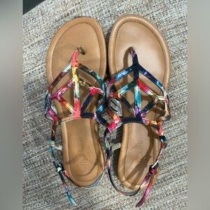 Multicolor Kelly & Katie sandals 👡